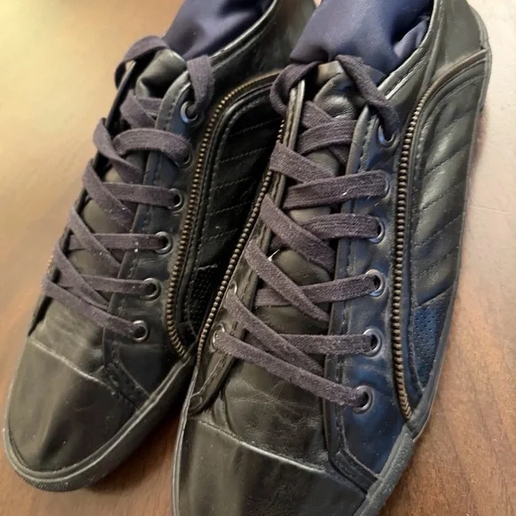 Men's Black Leather Sneakers - Picture 2 of 5
